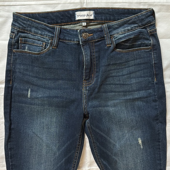 NWT Women’s Studio Blue Aranza Mid-Rise Skinny Jeans, Size 29 - Picture 3 of 11